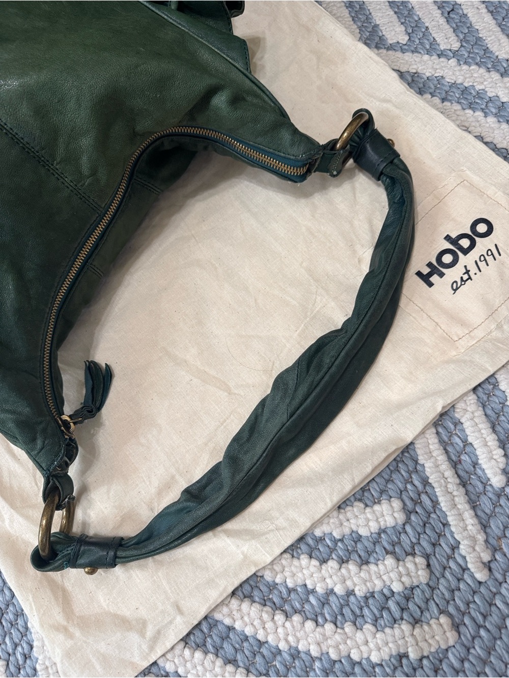HOBO International Green Leather Slouchy Shoulder Bag Brass Hardware - Picture 6 of 13